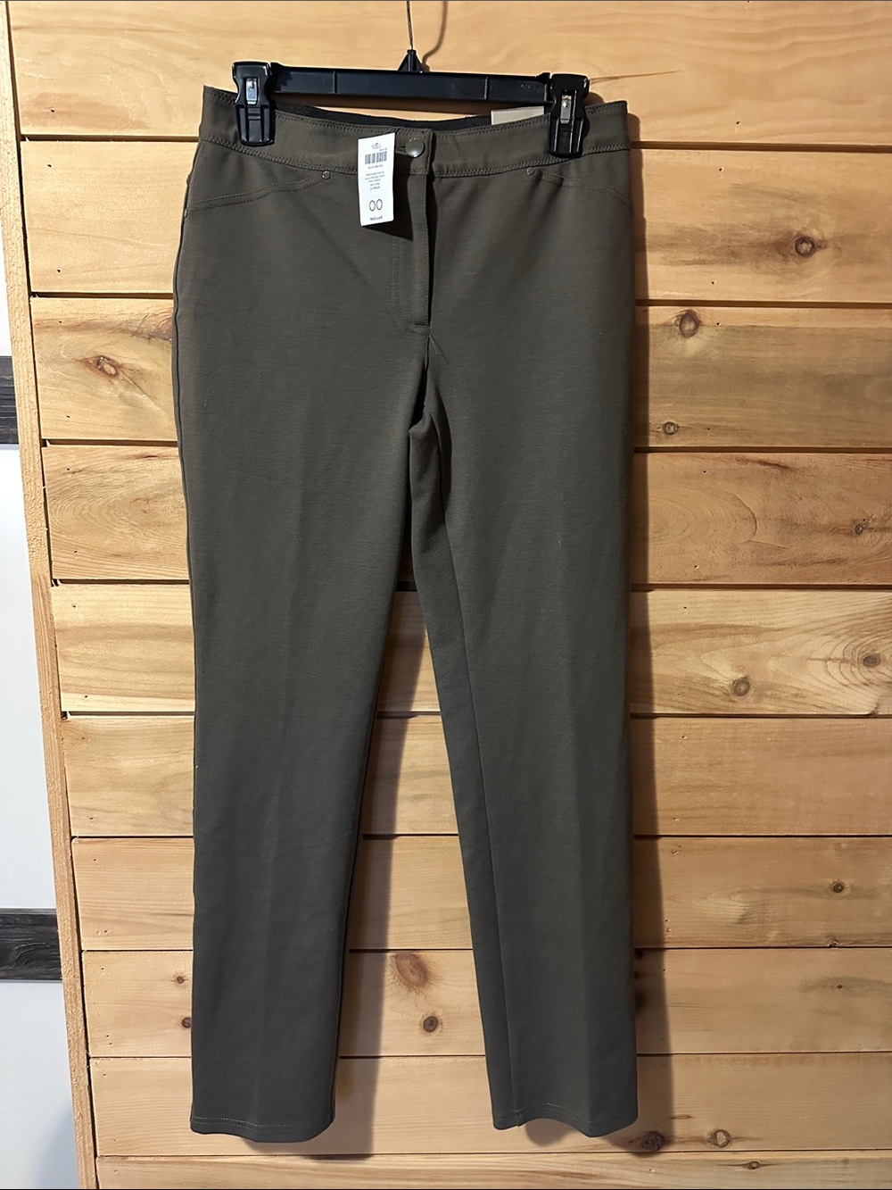 Chico's premier ponte pant NWT size 00 or 2